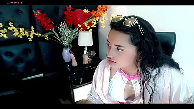 Snapshot of Carolaine01 chatting on February 19, 9:36 pm Carolaine01 online show from February 19, 9:36 pm