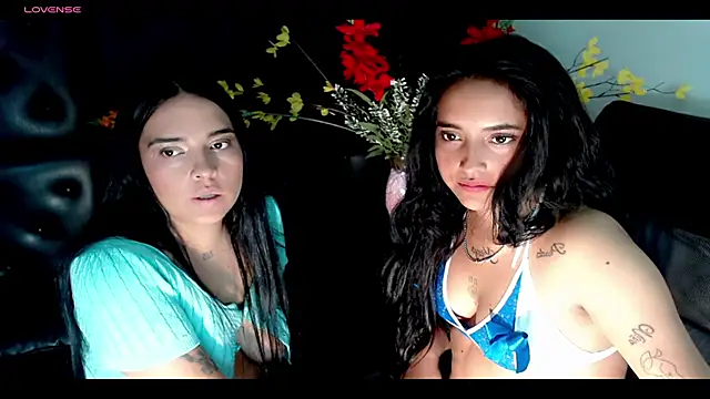 Snapshot of Carolaine01 chatting on March 1, 12:17 am Carolaine01 online show from March 1, 12:17 am