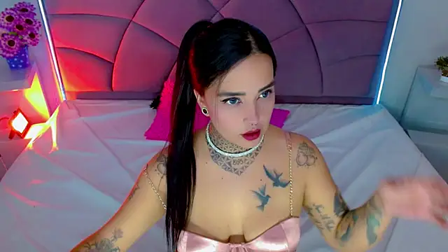 Snapshot of Carolaine01 chatting on September 17, 7:59 pm Carolaine01 online show from September 17, 7:59 pm