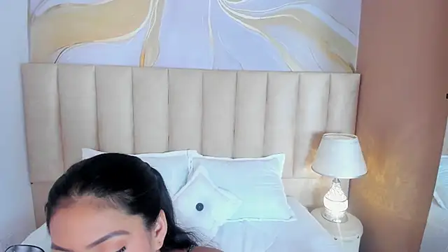 Snapshot of AbieHills chatting on February 8, 12:06 pm AbieHills online show from February 8, 12:06 pm