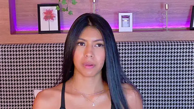 Snapshot of AbieHills chatting on February 28, 7:03 pm AbieHills online show from February 28, 7:03 pm