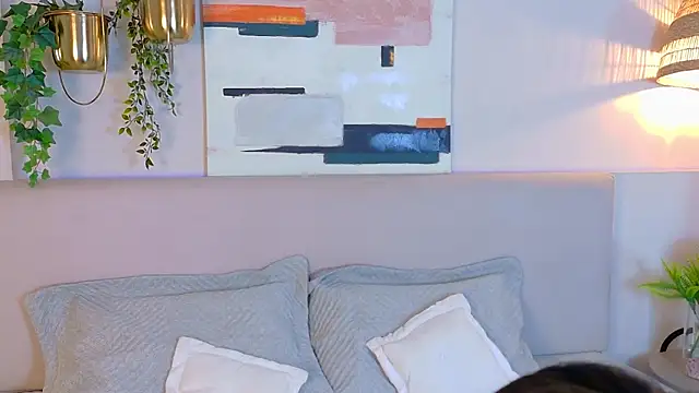 Snapshot of AbieHills chatting on November 11, 11:21 am AbieHills online show from November 11, 11:21 am