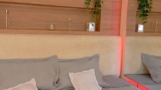 Snapshot of AbieHills chatting on November 14, 11:31 am AbieHills online show from November 14, 11:31 am