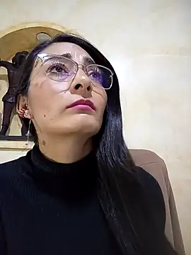 BELLA--26 online show from February 6, 11:15 pm