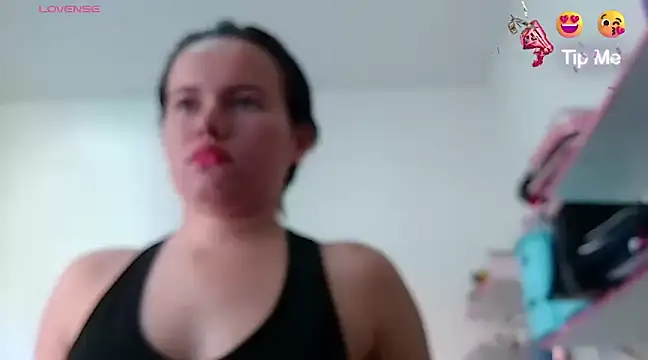 Snapshot of camillebr chatting on January 29, 5:35 pm camillebr online show from January 29, 5:35 pm