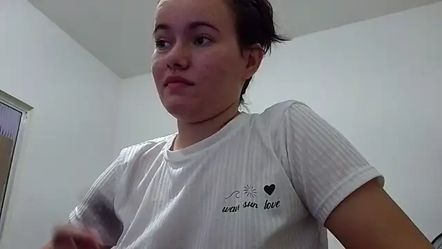 Snapshot of camillebr chatting on January 29, 8:46 pm camillebr online show from January 29, 8:46 pm