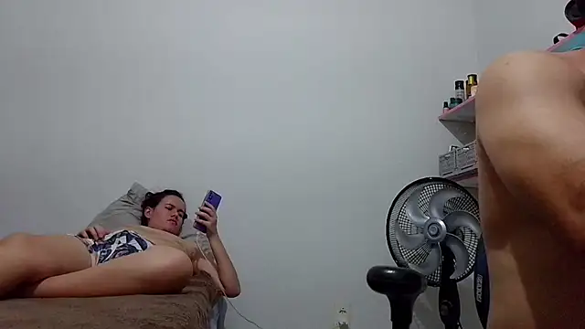 Snapshot of camillebr chatting on January 31, 12:06 am camillebr online show from January 31, 12:06 am