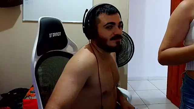 Snapshot of camillebr chatting on February 18, 5:42 pm camillebr online show from February 18, 5:42 pm