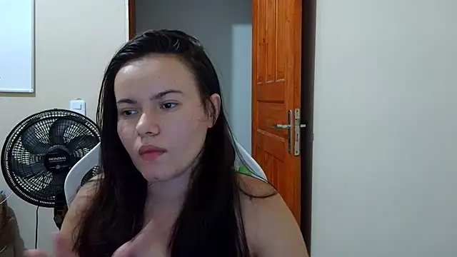 Snapshot of camillebr chatting on February 20, 11:54 pm camillebr online show from February 20, 11:54 pm