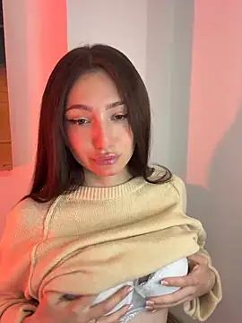 Maddy Jones online show from January 17, 7:38 pm