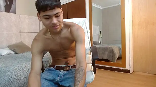 adam piarse01 online show from October 2, 3:46 am