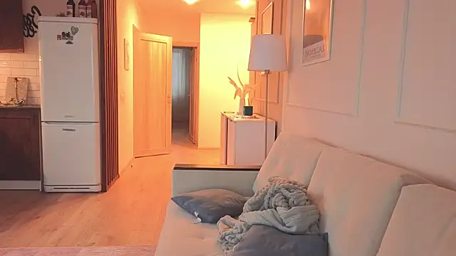 Snapshot of KristineEsme chatting on November 25, 4:23 am KristineEsme online show from November 25, 4:23 am