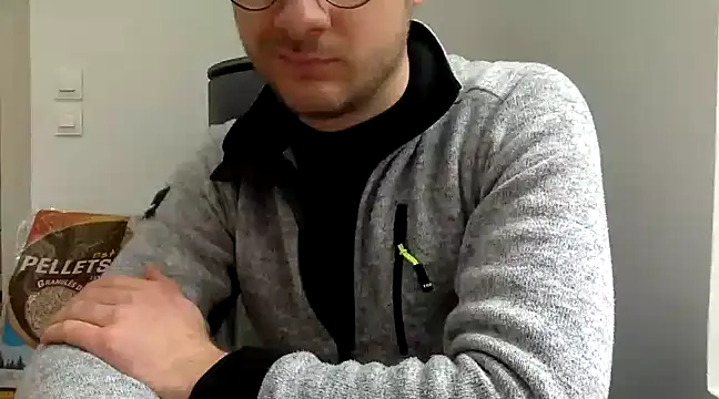 Snapshot of coquin5995 chatting on January 4, 1:53 pm coquin5995 online show from January 4, 1:53 pm