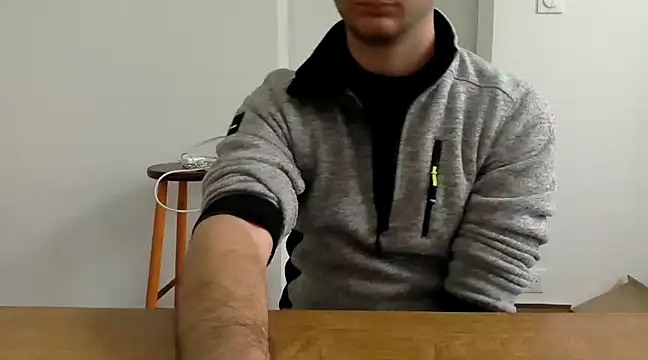 Snapshot of coquin5995 chatting on January 9, 11:36 am coquin5995 online show from January 9, 11:36 am