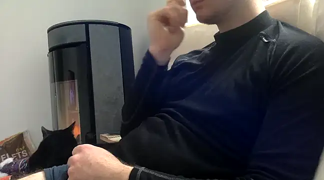 Snapshot of coquin5995 chatting on February 16, 8:21 am coquin5995 online show from February 16, 8:21 am