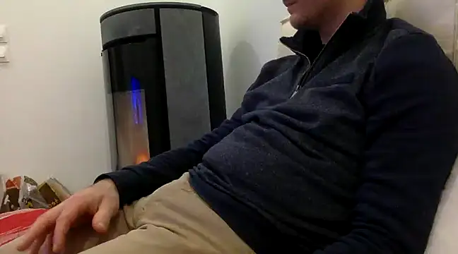 Snapshot of coquin5995 chatting on February 16, 5:59 pm coquin5995 online show from February 16, 5:59 pm