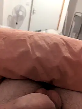 Snapshot of coquin5995 chatting on September 27, 8:25 pm coquin5995 online show from September 27, 8:25 pm