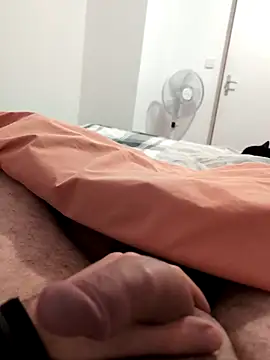 Snapshot of coquin5995 chatting on November 11, 8:03 am coquin5995 online show from November 11, 8:03 am