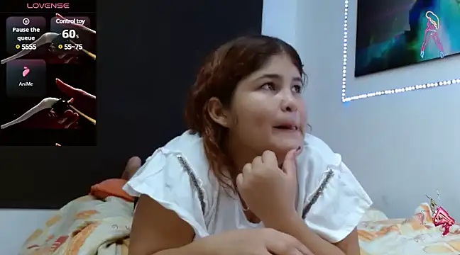 Snapshot of fabyana-queen chatting on January 23, 2:44 am fabyana-queen online show from January 23, 2:44 am