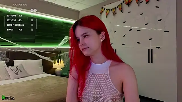 Rina Red online show from October 16, 1:39 am