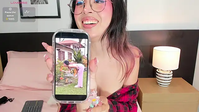 vi anaya online show from February 1, 2:34 pm