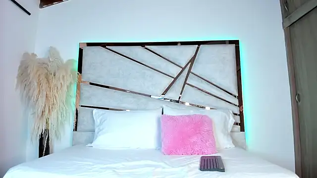 Snapshot of ssofijohnsonx chatting on February 11, 3:40 pm ssofijohnsonx online show from February 11, 3:40 pm