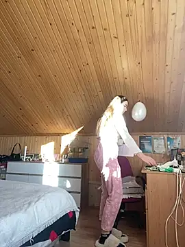 mewKate online show from March 20, 3:14 pm