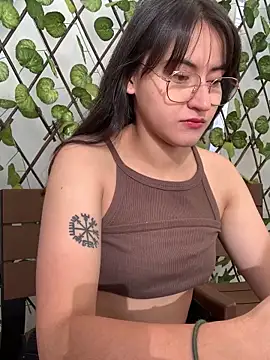 Snapshot of Camila_pinkk chatting on January 22, 1:00 pm Camila pinkk online show from January 22, 1:00 pm