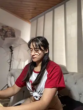 Snapshot of Camila_pinkk chatting on February 2, 1:30 pm Camila pinkk online show from February 2, 1:30 pm