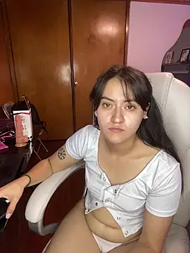 Snapshot of Camila_pinkk chatting on February 11, 8:52 pm Camila pinkk online show from February 11, 8:52 pm