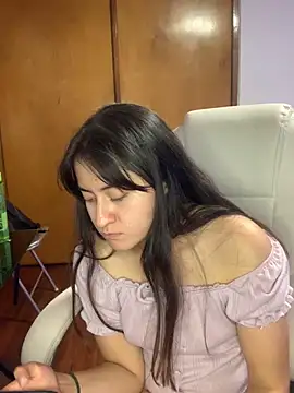 Snapshot of Camila_pinkk chatting on February 13, 8:55 pm Camila pinkk online show from February 13, 8:55 pm