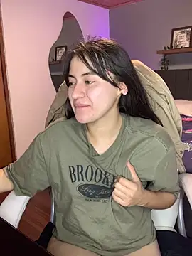 Snapshot of Camila_pinkk chatting on February 28, 11:01 pm Camila pinkk online show from February 28, 11:01 pm