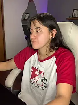 Snapshot of Camila_pinkk chatting on March 1, 8:31 pm Camila pinkk online show from March 1, 8:31 pm