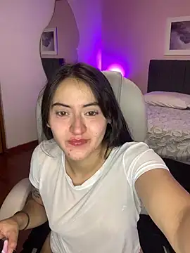 Snapshot of Camila_pinkk chatting on March 5, 5:50 pm Camila pinkk online show from March 5, 5:50 pm