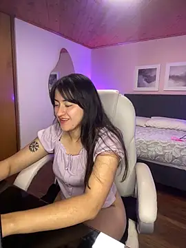 Snapshot of Camila_pinkk chatting on March 7, 8:11 pm Camila pinkk online show from March 7, 8:11 pm