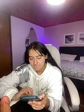 Snapshot of Camila_pinkk chatting on March 8, 5:22 pm Camila pinkk online show from March 8, 5:22 pm