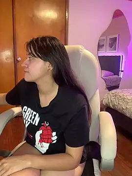 Snapshot of Camila_pinkk chatting on March 12, 7:49 pm Camila pinkk online show from March 12, 7:49 pm