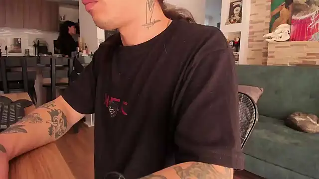 Snapshot of shamelesss_ chatting on October 6, 7:44 pm shamelesss online show from October 6, 7:44 pm