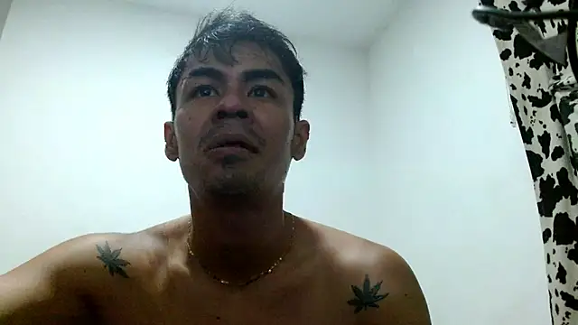 Snapshot of lonelydick2002 chatting on October 26, 3:01 am lonelydick2002 online show from October 26, 3:01 am