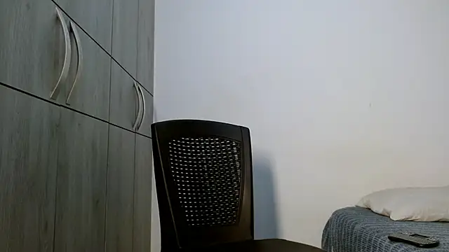 Snapshot of lonelydick2002 chatting on October 29, 10:28 am lonelydick2002 online show from October 29, 10:28 am