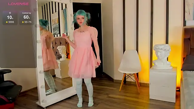 Snapshot of blue_nymph1 chatting on January 13, 10:25 am blue nymph1 online show from January 13, 10:25 am