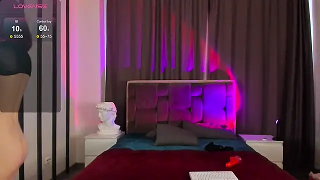 Snapshot of blue_nymph1 chatting on February 16, 6:10 am blue nymph1 online show from February 16, 6:10 am