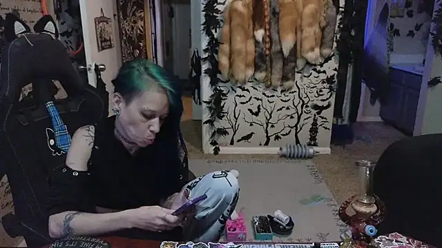 Snapshot of trashbrat chatting on September 10, 2:00 am trashbrat online show from September 10, 2:00 am