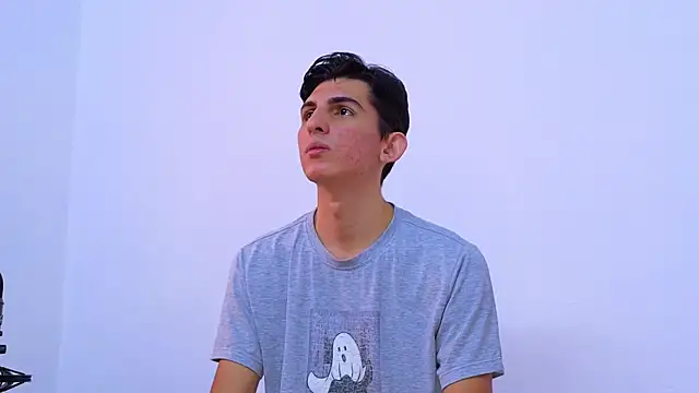 Snapshot of Ana_and_Leo chatting on February 10, 12:18 pm Ana and Leo online show from February 10, 12:18 pm