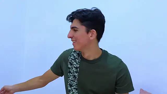 Snapshot of Ana_and_Leo chatting on February 11, 12:05 pm Ana and Leo online show from February 11, 12:05 pm