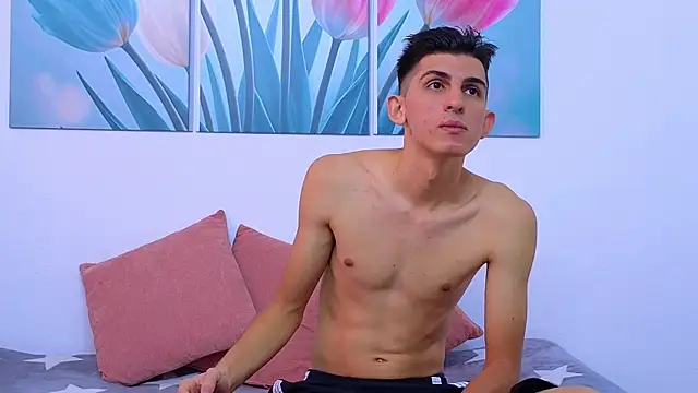 Snapshot of Ana_and_Leo chatting on March 5, 12:33 pm Ana and Leo online show from March 5, 12:33 pm