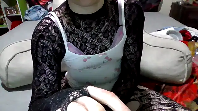 AverageRose online show from March 16, 2:32 am