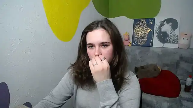 mini girly online show from January 8, 2:35 pm