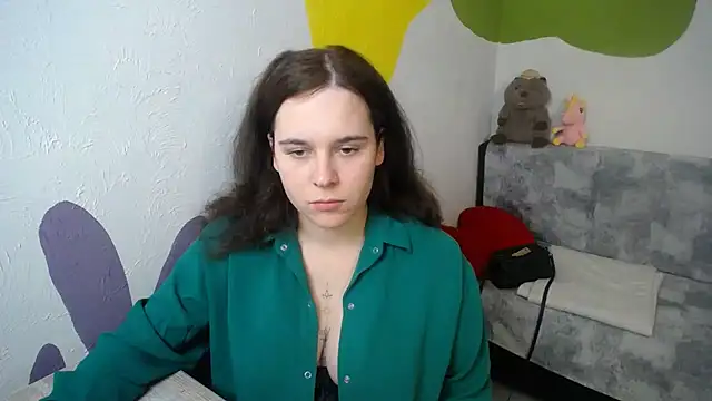 mini girly online show from October 31, 1:45 pm