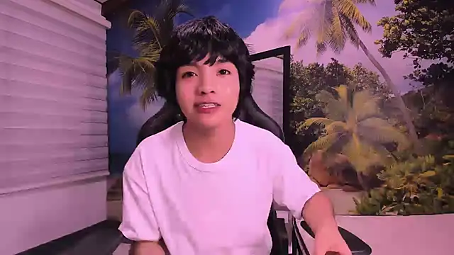 AllanYong18 online show from February 6, 7:56 am